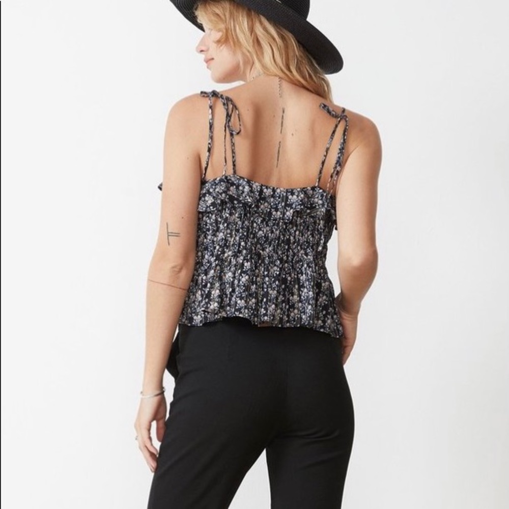 NWT Stevie May Acacia Floral Top